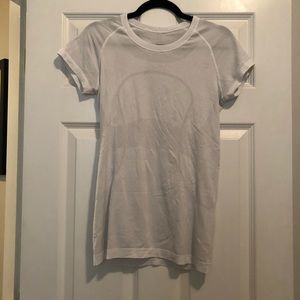 Lululemon white short sleeve Swiftly Tech top